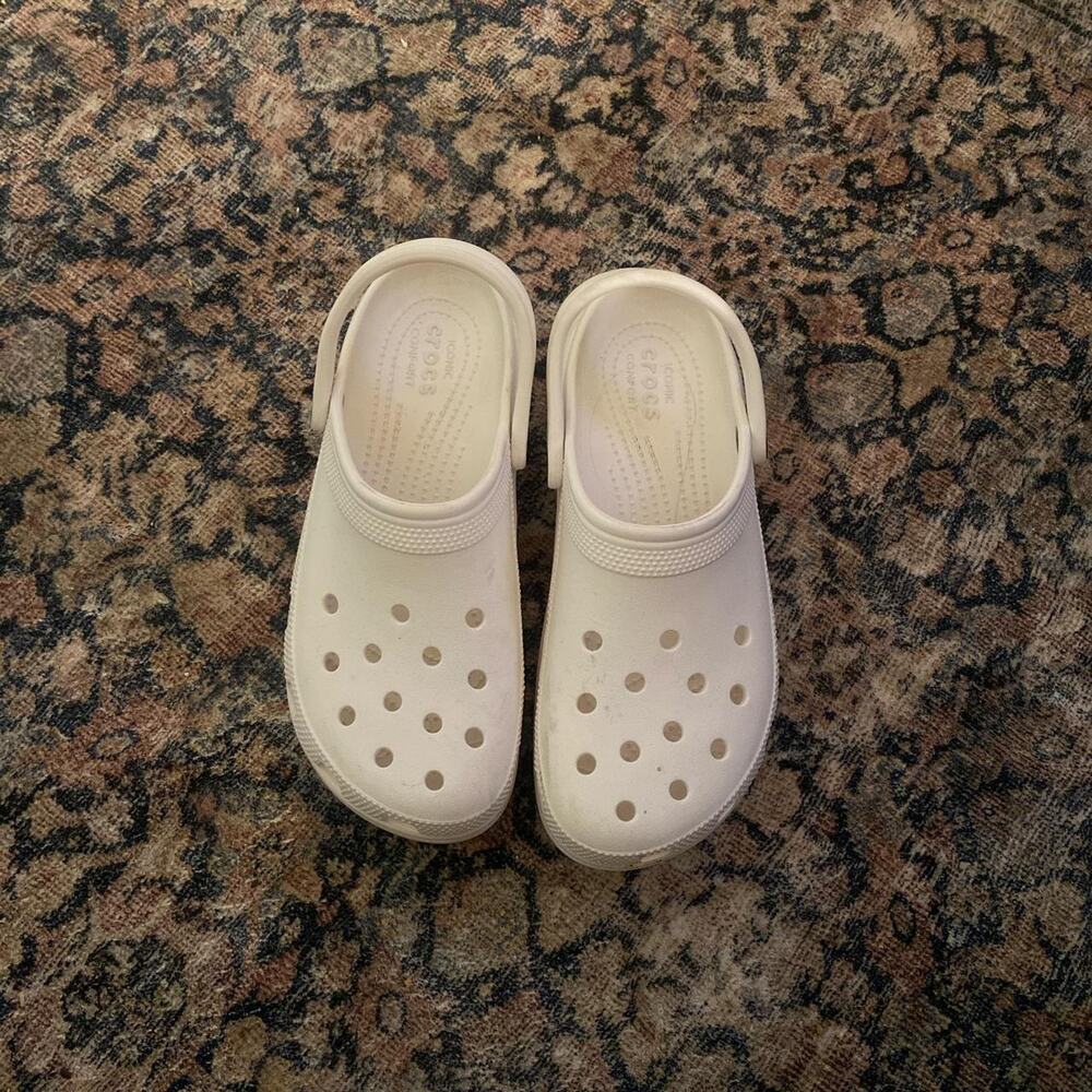 White crocs platform clog